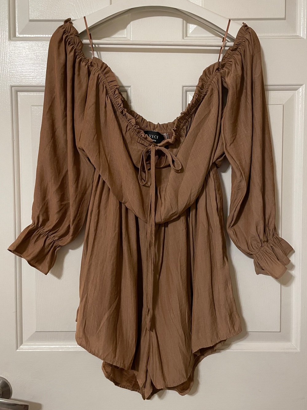 VICI Brown Off-the-Shoulder Tie Front Romper Size Medium